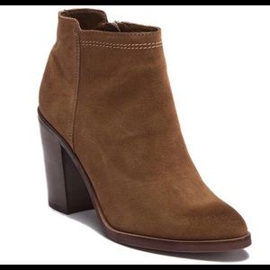 NIB Dolce Vita Scot Saddle Suede Booties NEW